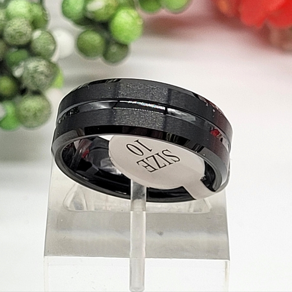 Beautiful quality Tungsten mens wedding band, ring 💍. - Picture 2 of 3